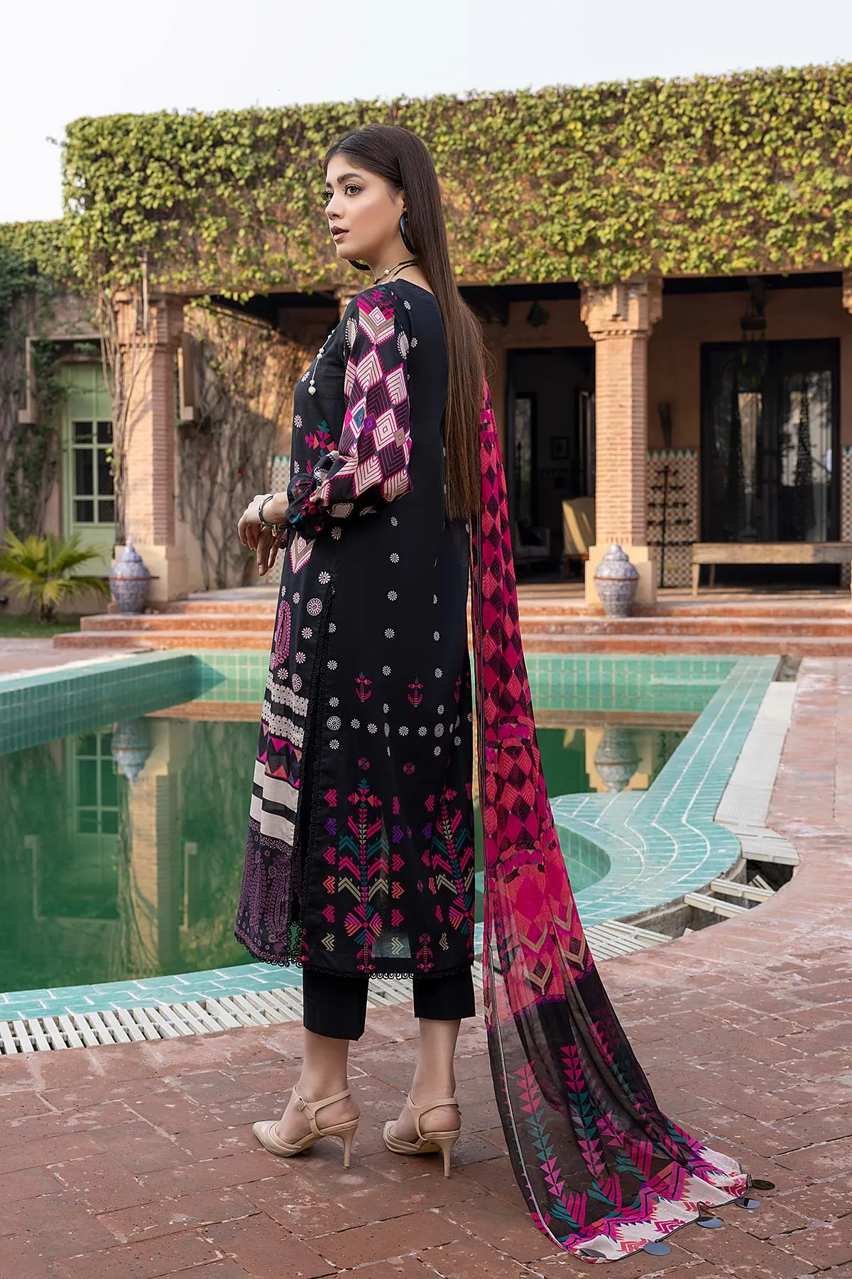 3-Pc Qaus C-Prints Printed Lawn Suit With Chiffon Dupatta QBW22-06-S