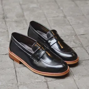 509-1 V-Tip Blucher Loafer Black x Wooden