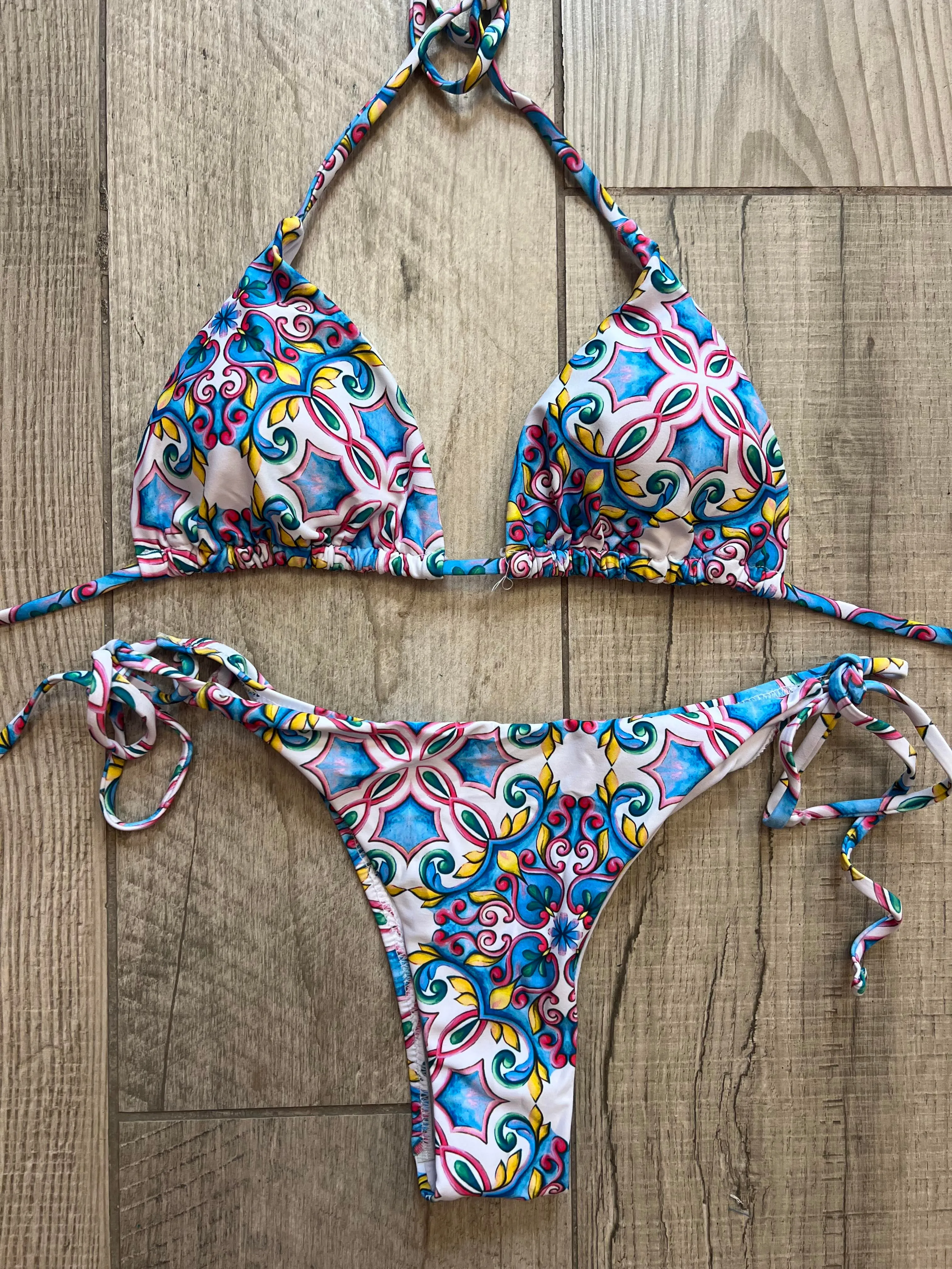 Bikini triangolo maioliche