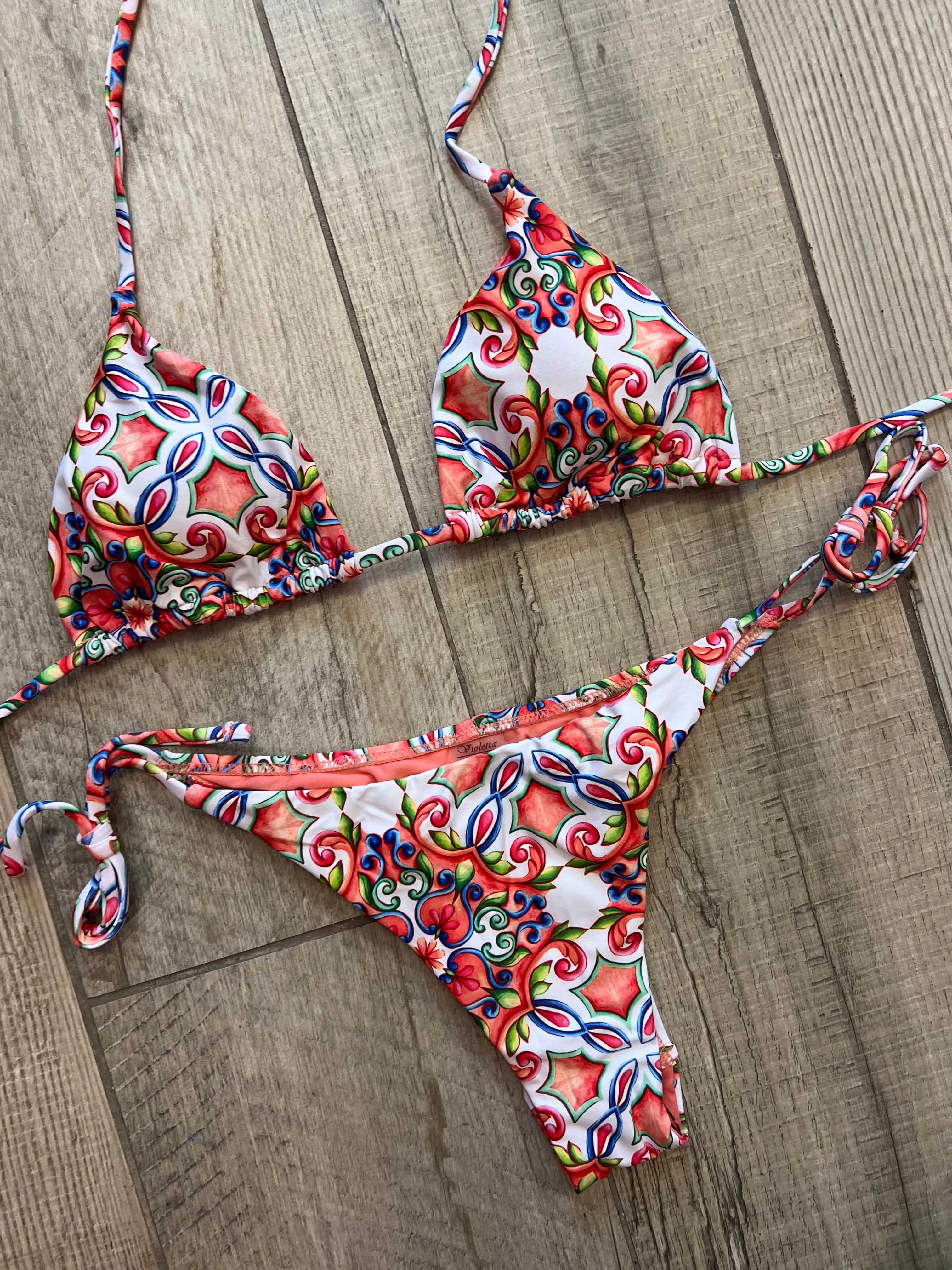 Bikini triangolo maioliche