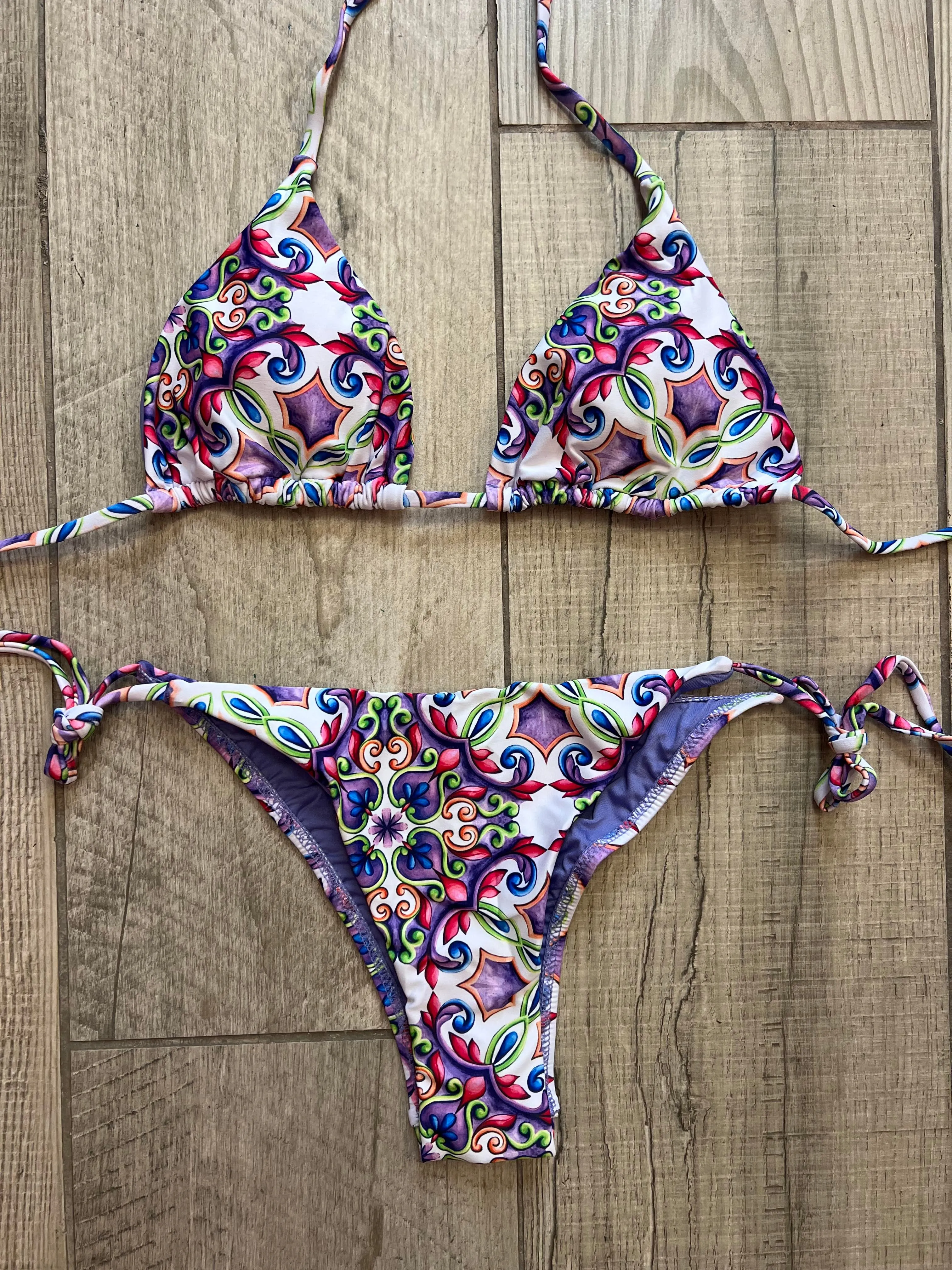 Bikini triangolo maioliche