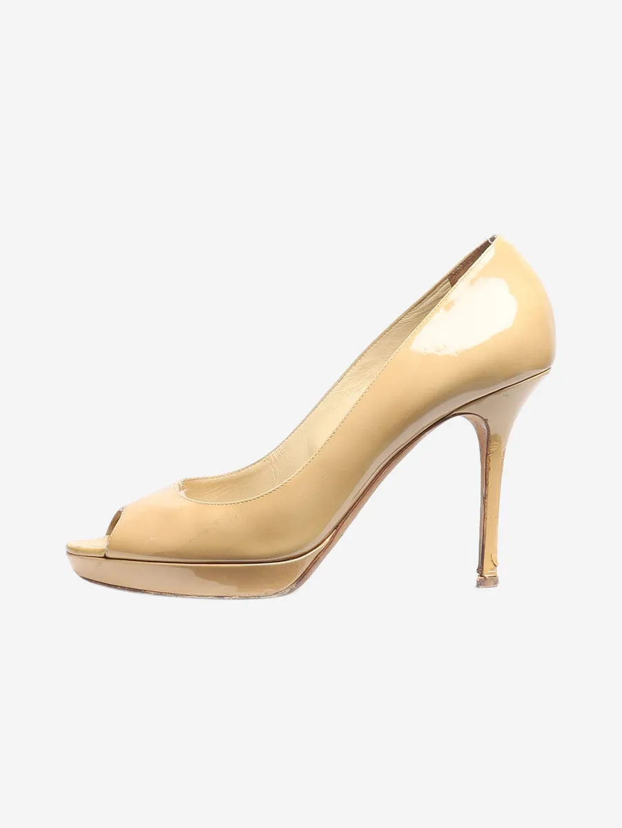   Cream patent peep-toe pumps - size EU 38