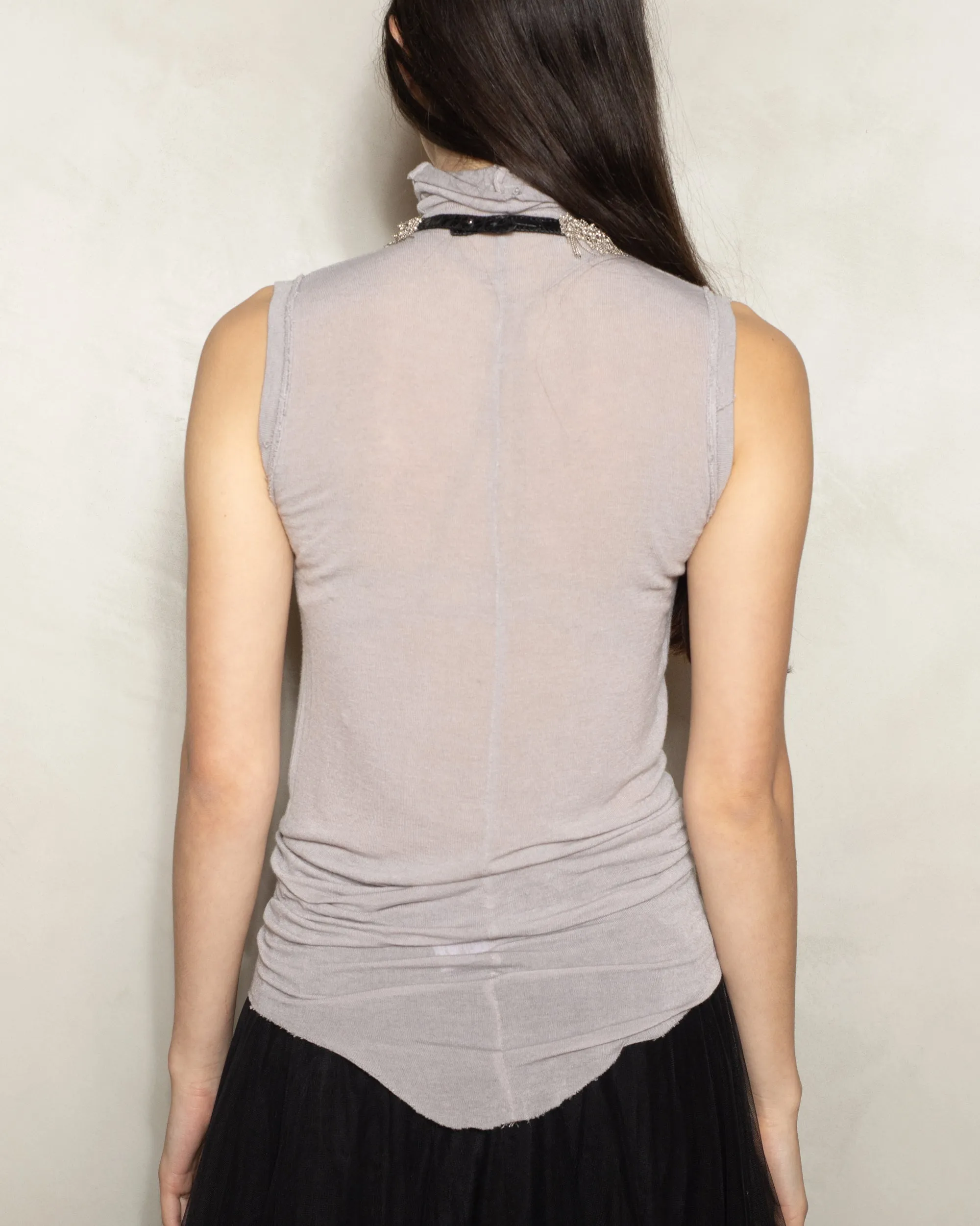 Gris Sleeveless Turtleneck