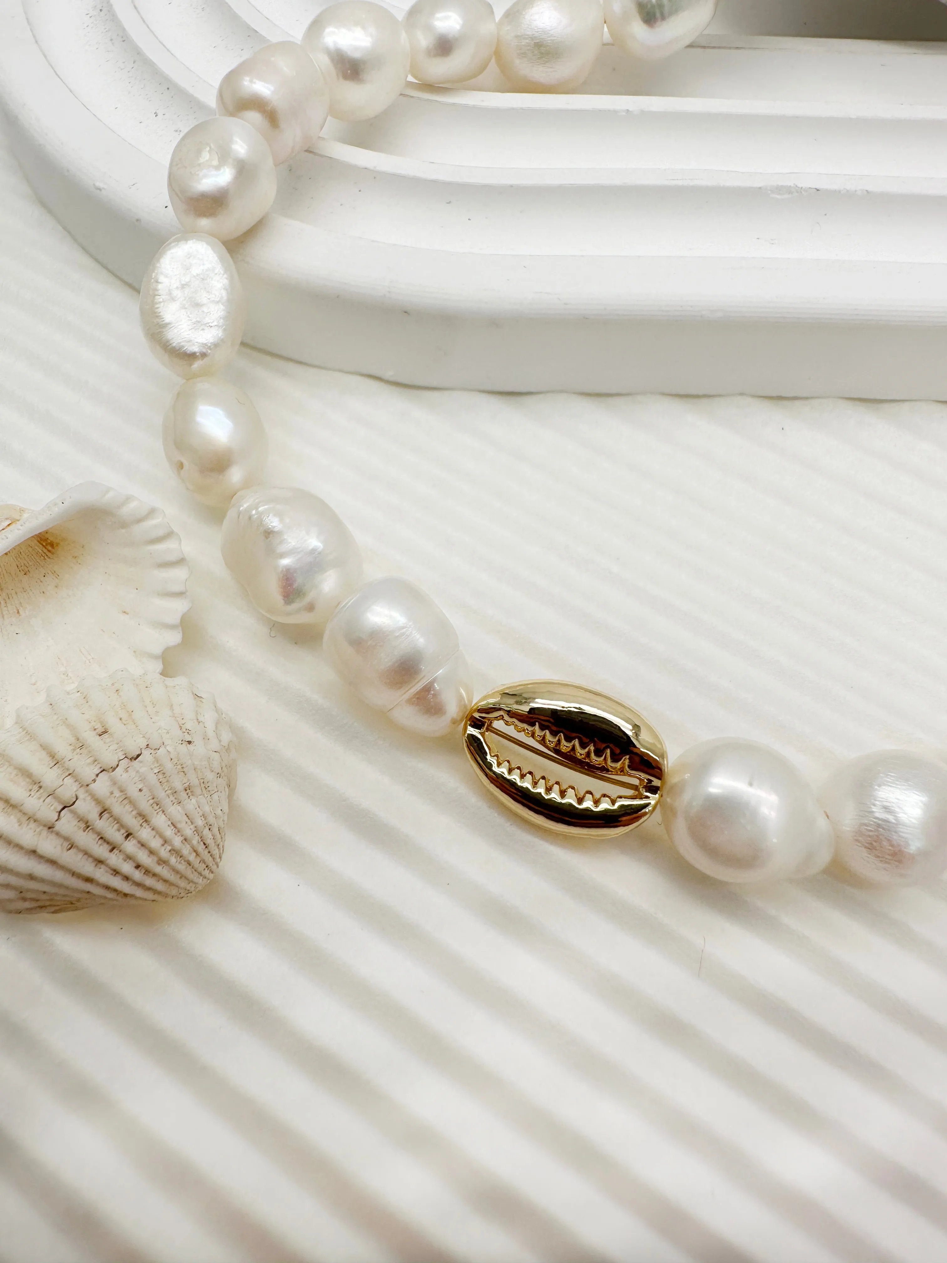 Irregular Freshwater Pearls with Gold Shell Charm Necklace LN055