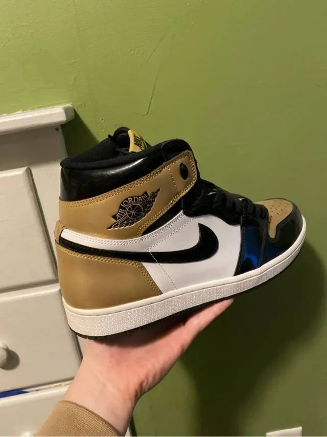 Jordan 1 Gold Toes