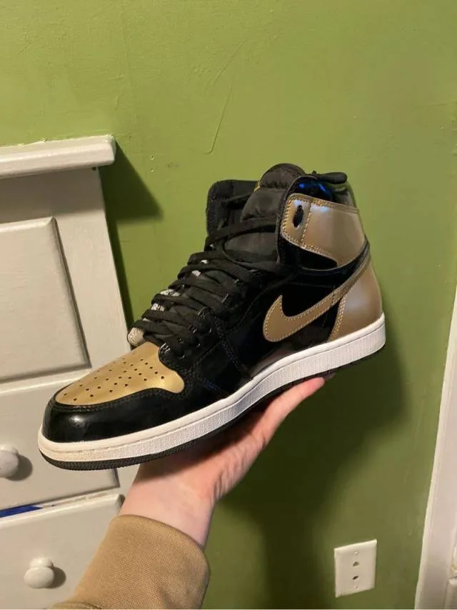 Jordan 1 Gold Toes