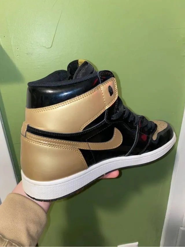 Jordan 1 Gold Toes