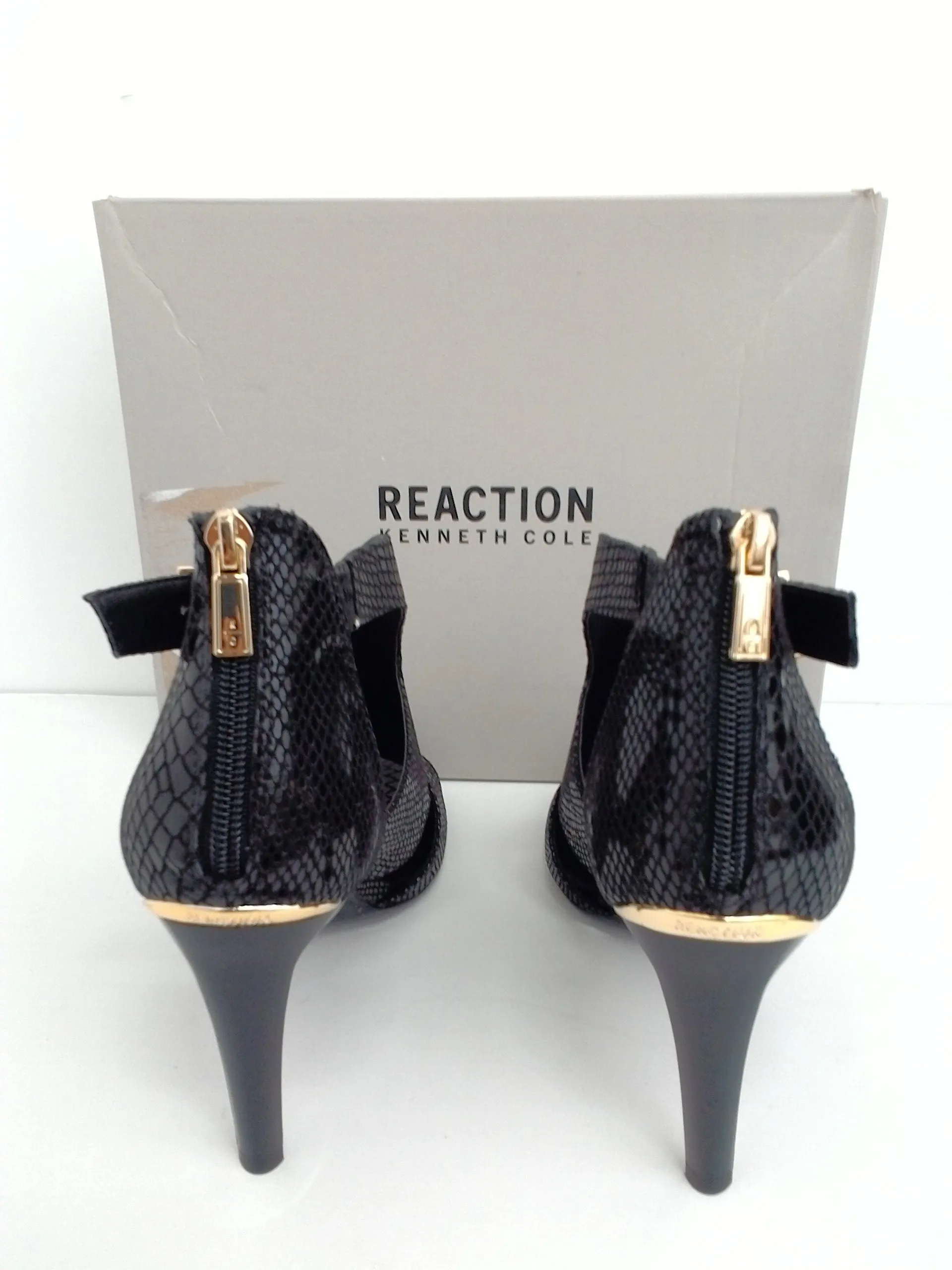 Kenneth Cole Reaction kick 85 Peep Women's black Dress Sandal  size 9.5 M