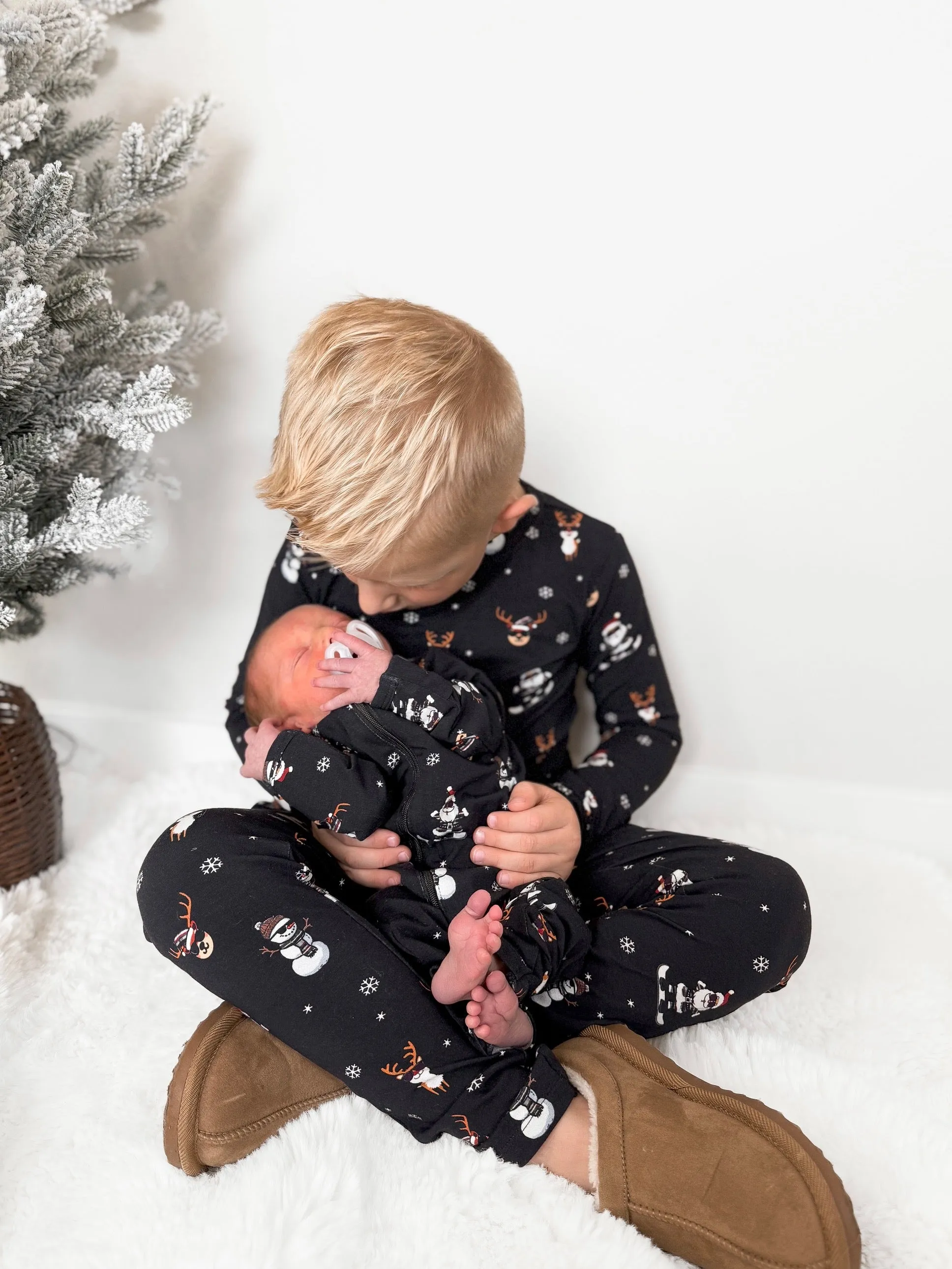 LB x Baby Breez Long Sleeve 2 Piece Pajamas - Santa & Friends