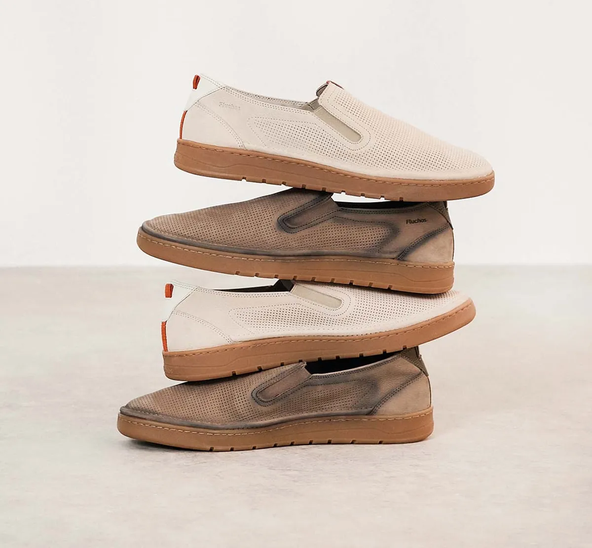 LEO F1946 Taupe Slip On