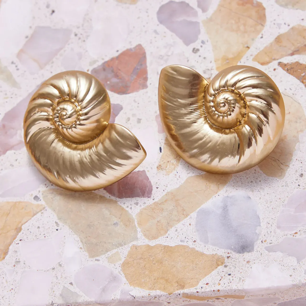 Mignonne Gavigan Ostuni Shell Studs, Gold