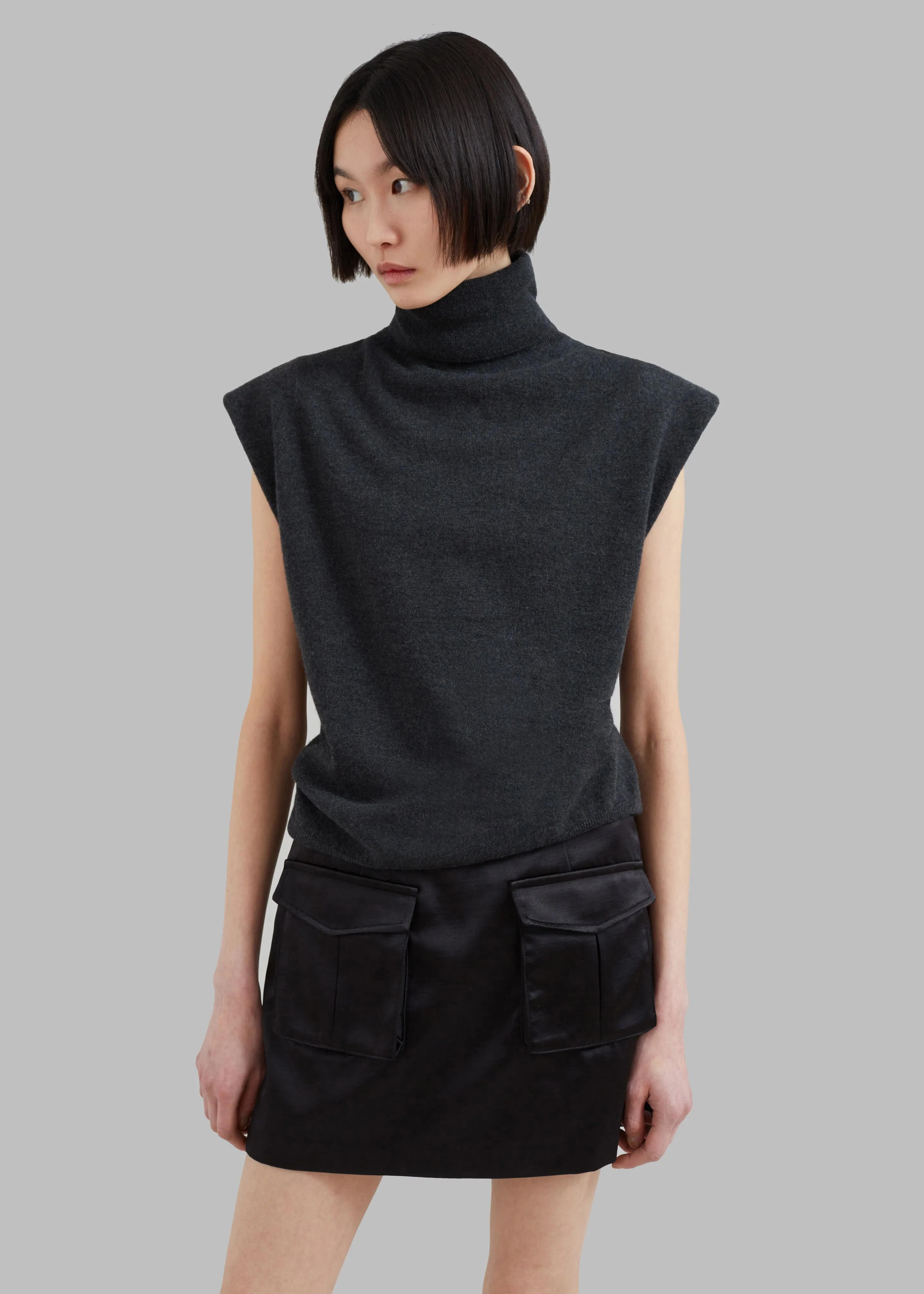 Nadia Thin Padded Sleeveless Turtleneck - Charcoal