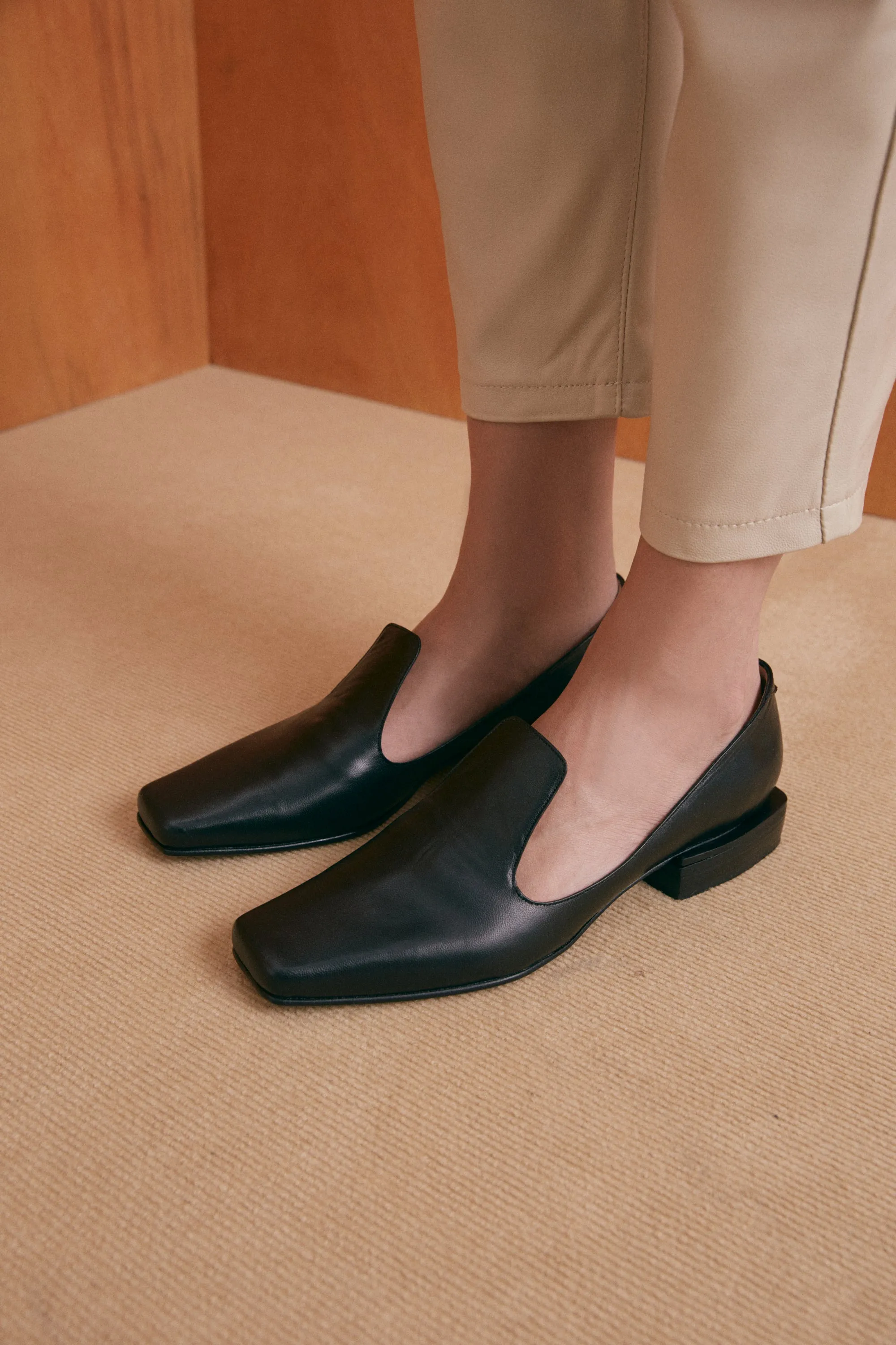 Olympia Loafer in Black