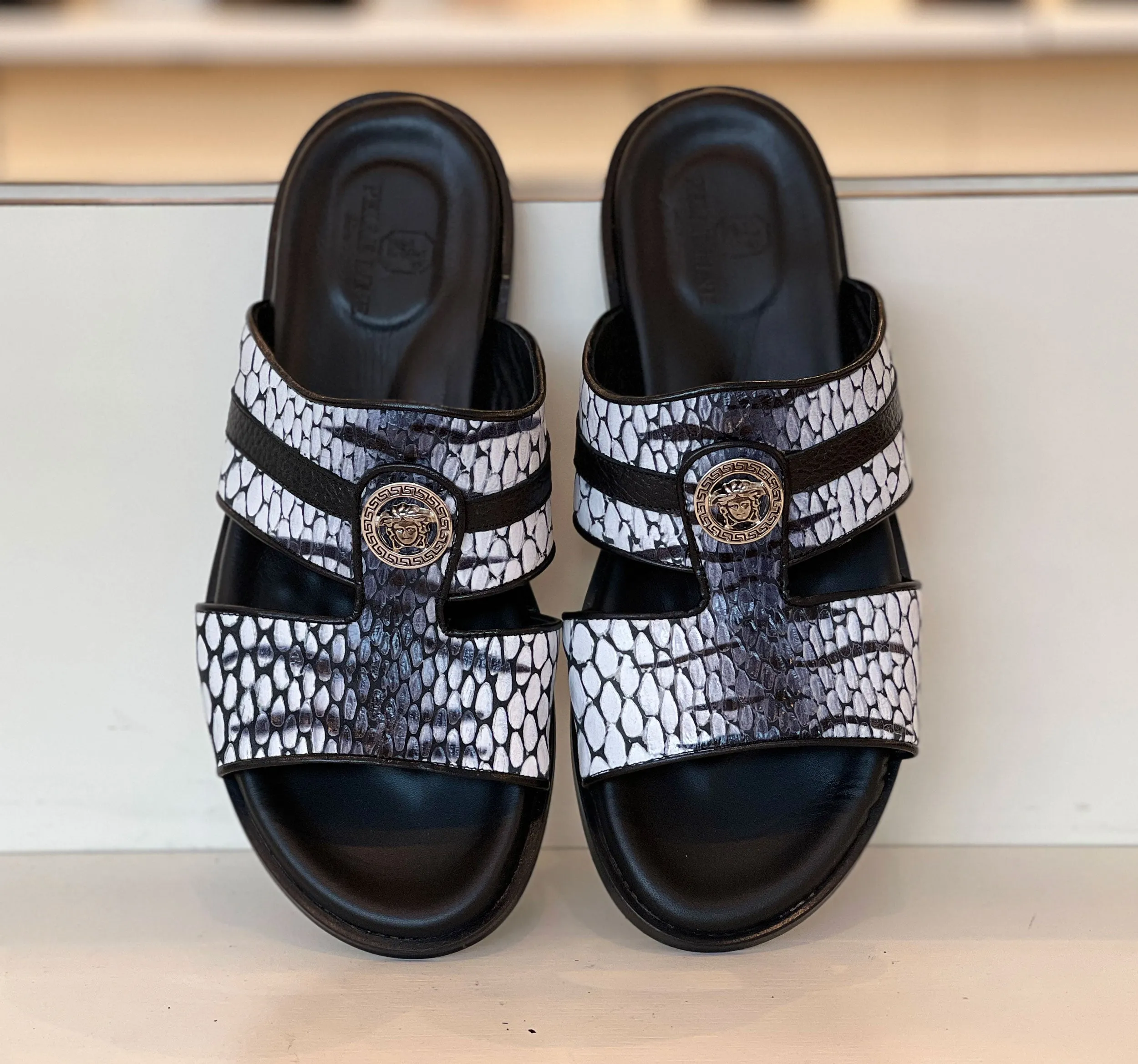 Pelle Vinnie Slip-On Calfskin Sandal Black/White