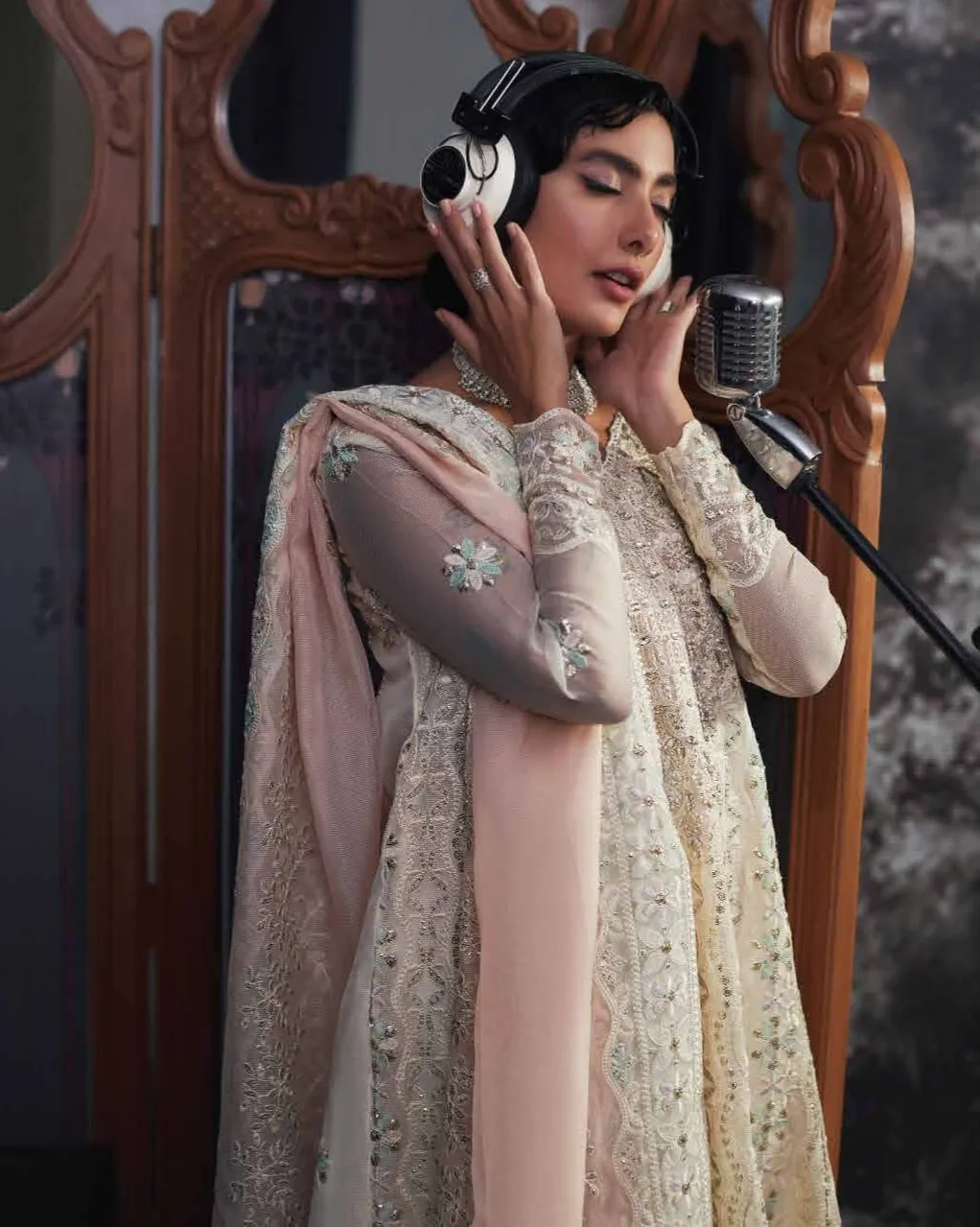 Qala by Mushq Unstitched Luxury Kamdaani 3 Piece Suit MCK-05 AAILA