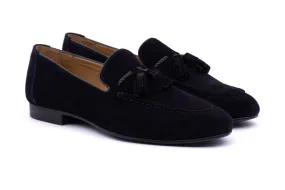 Suede loafer with tassels