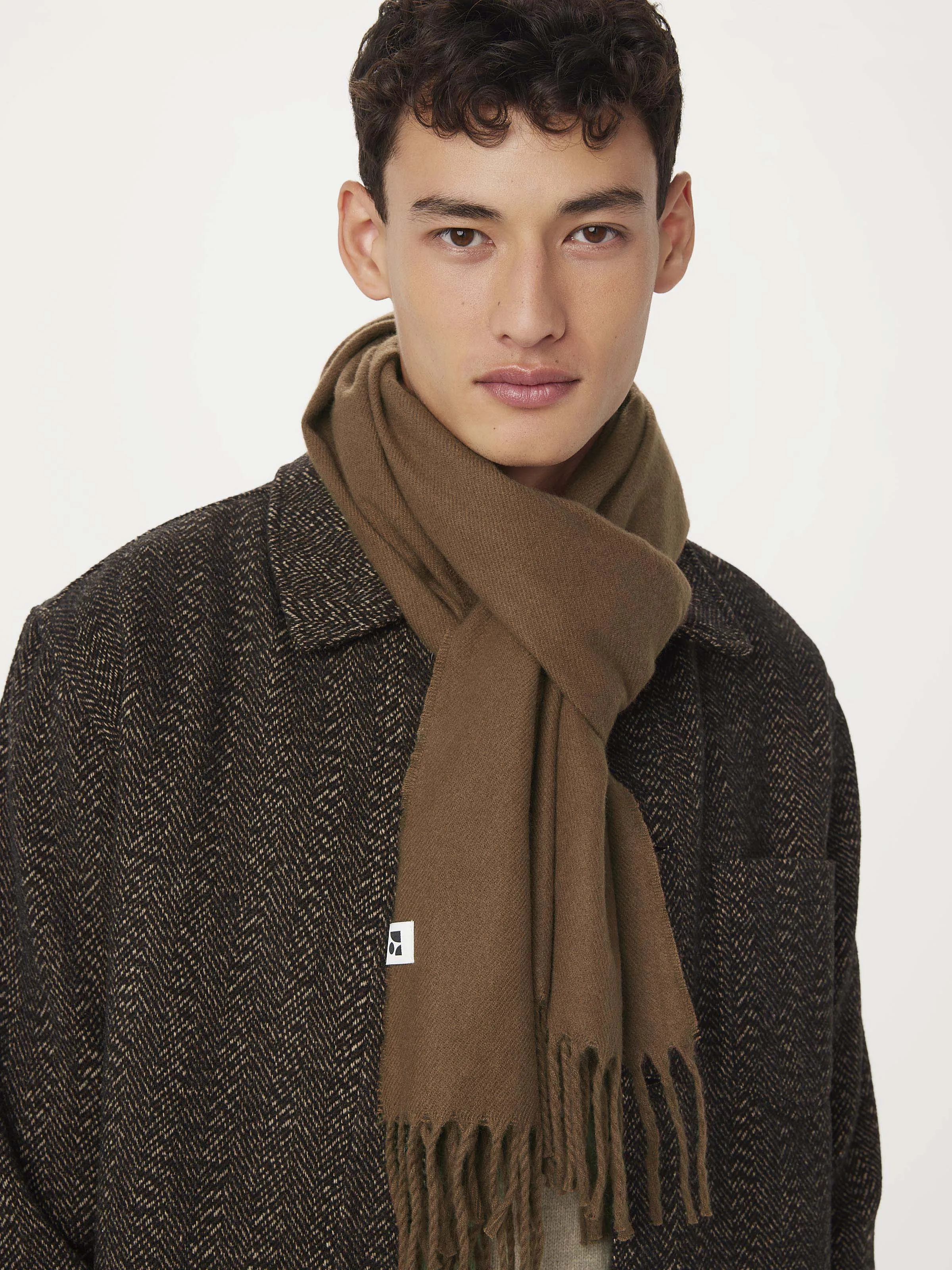 The Solid Scarf in Medium Brown