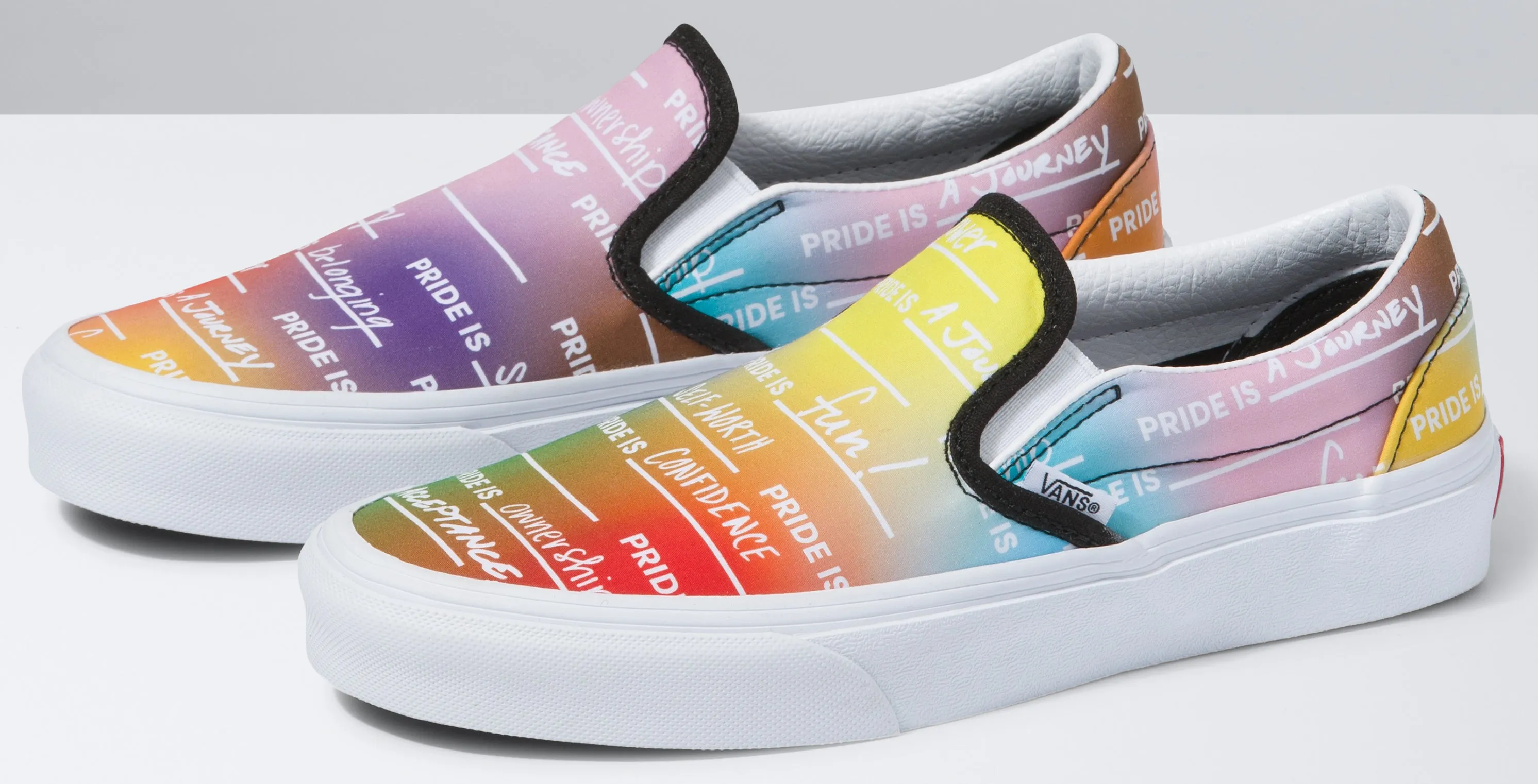 Vans Classic Slip-On Pride Rainbow/True White