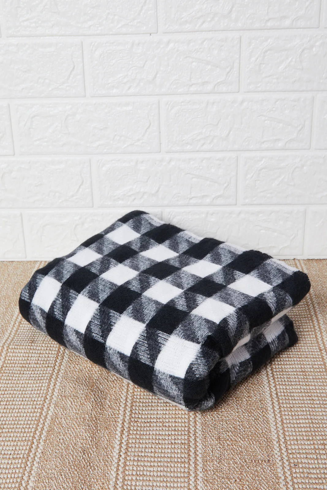 Women Black And White Knitted Blanket Scarf