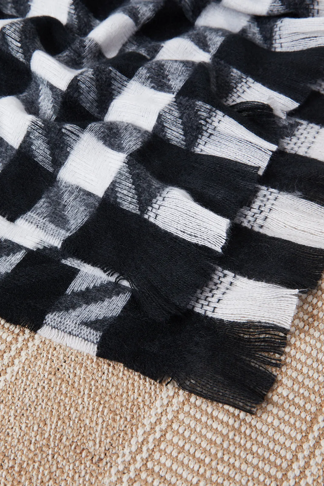 Women Black And White Knitted Blanket Scarf