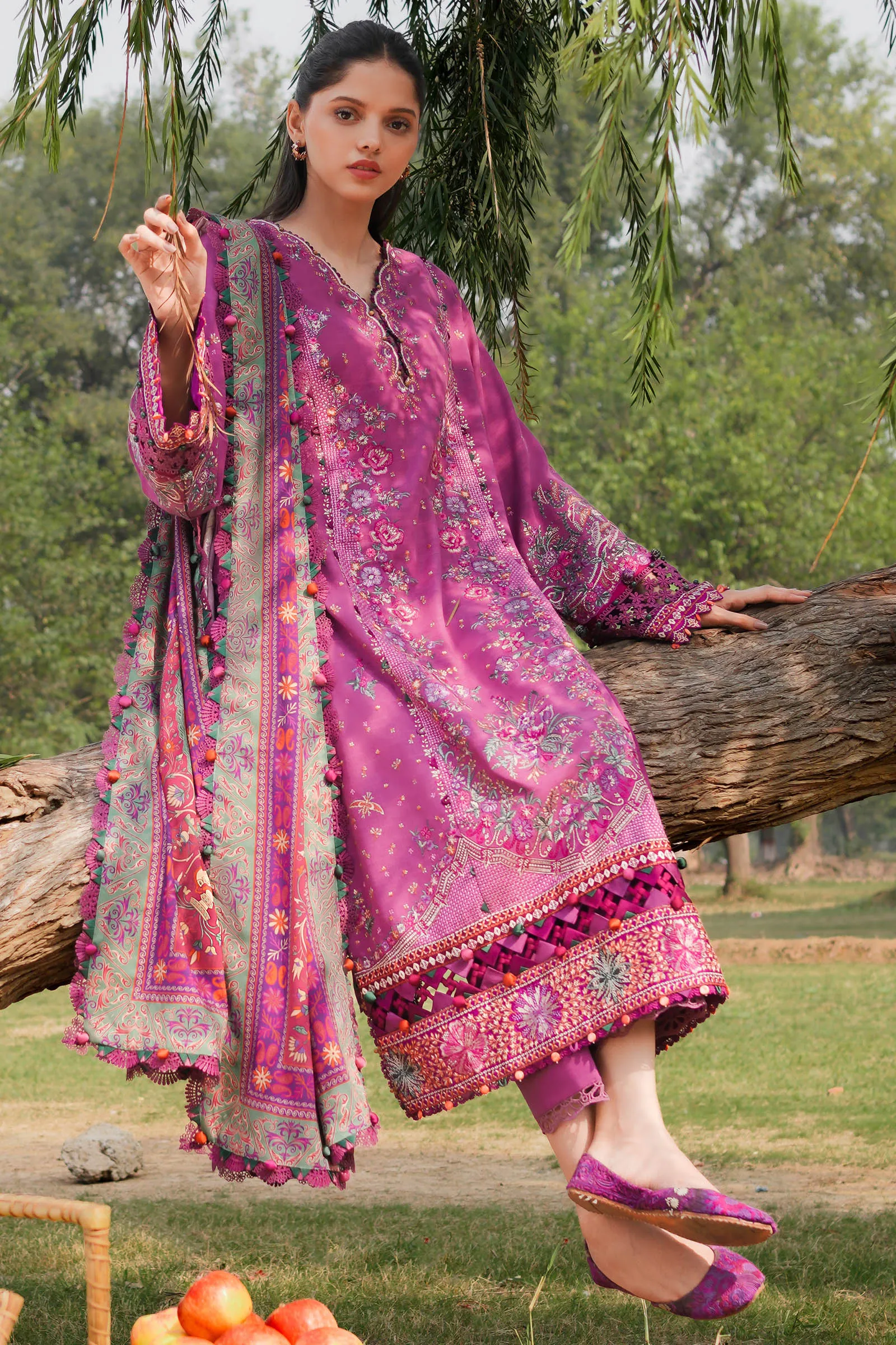 ZAHA Embroidered Slub Khaddar Unstitched 3Pc Suit ZW2-23-08 NEGIN